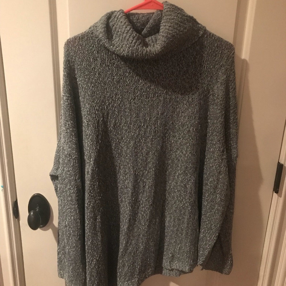 Turtle-neck gray sweater